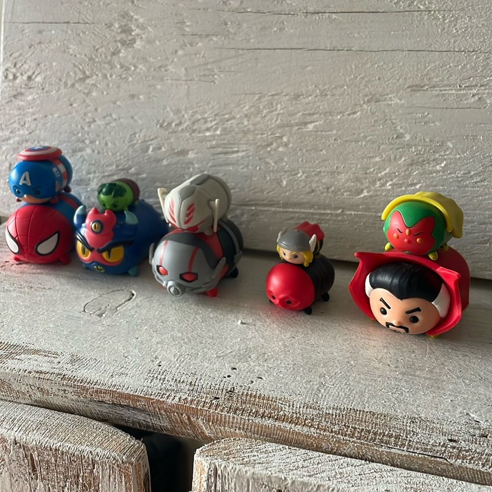 DISNEY Avengers & Villains, including Spider-Man & Thor Tsum Tsum Vinyl Figures